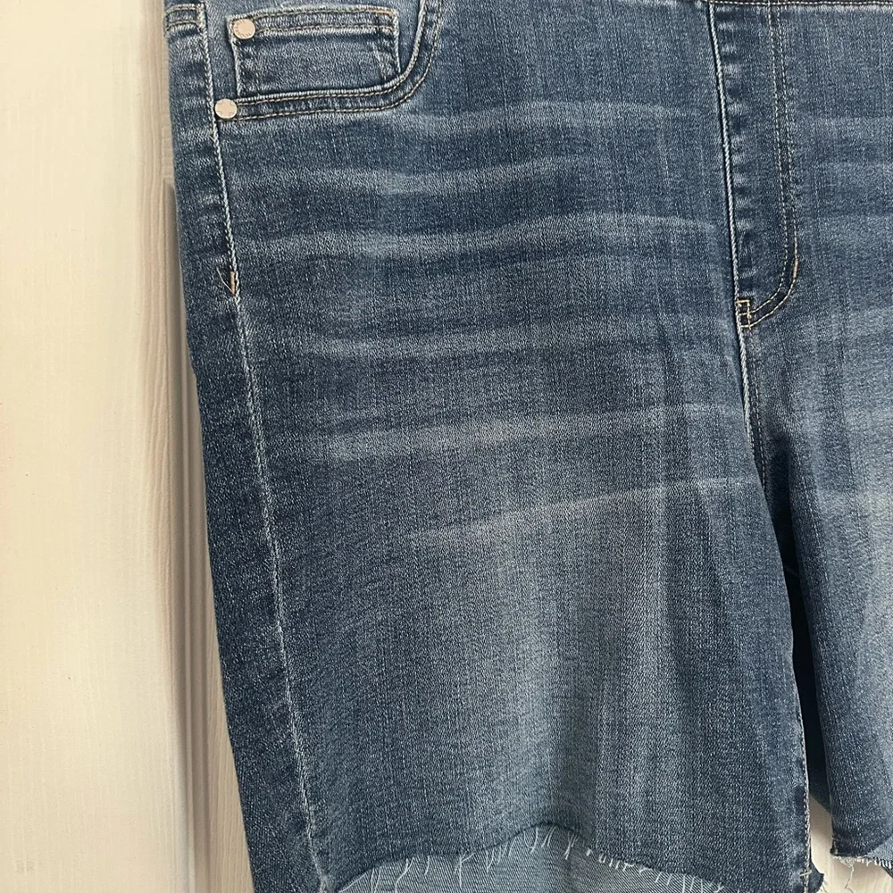 🆕Liverpool Los Angeles Bermuda Jeans Shorts - Picture 4 of 16